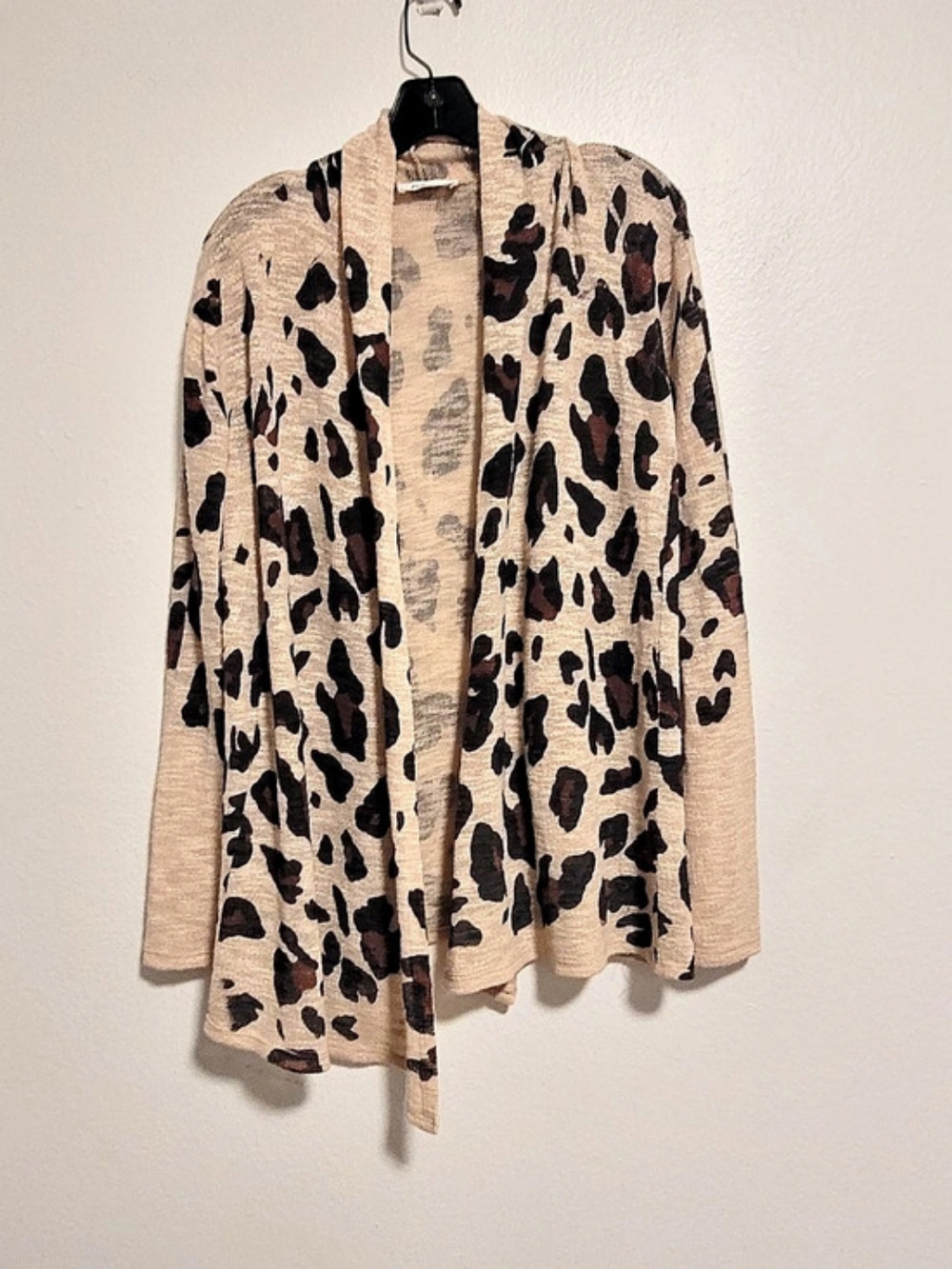 Koret Leopard Print Cardigan in Beige Size Medium